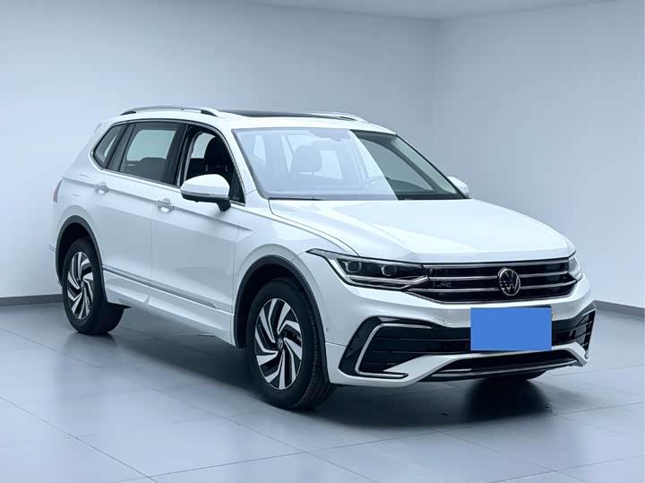Volkswagen Tiguan L Pro, 2024 — фото 3 из 9