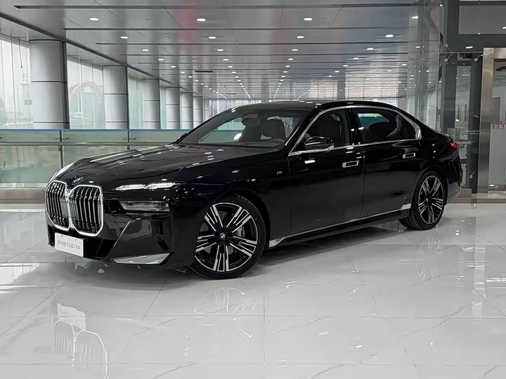 BMW 7 Series, 2024 — фото 6 из 9