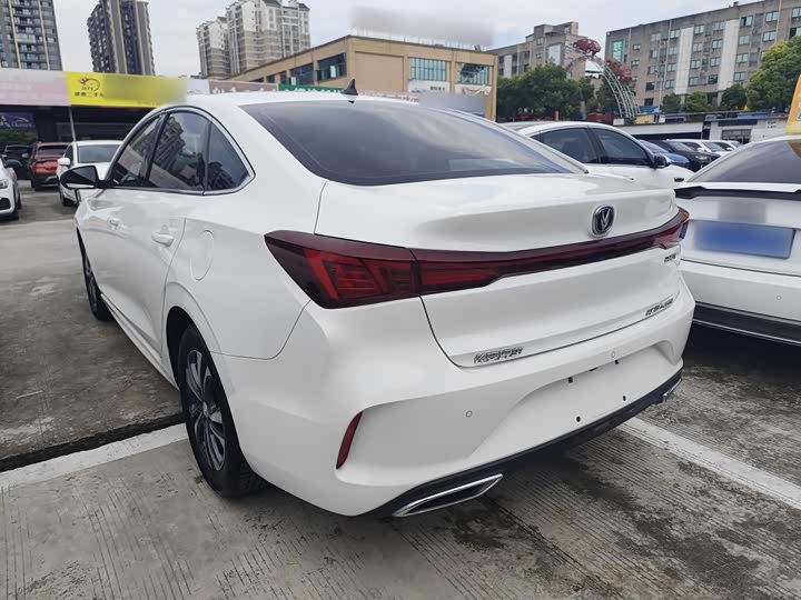 Changan Eado Plus, 2023 — фото 5 из 9