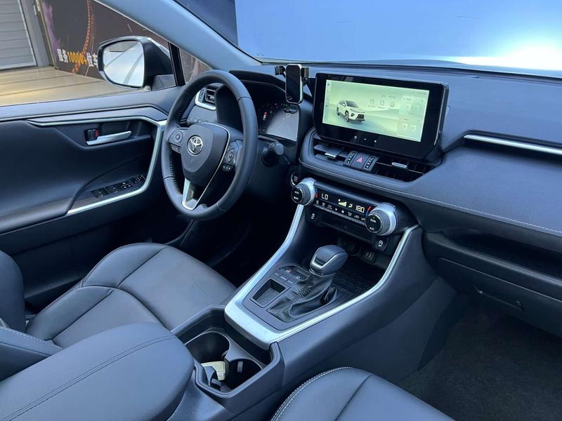 Toyota Wildlander, 2023 — фото 7 из 9