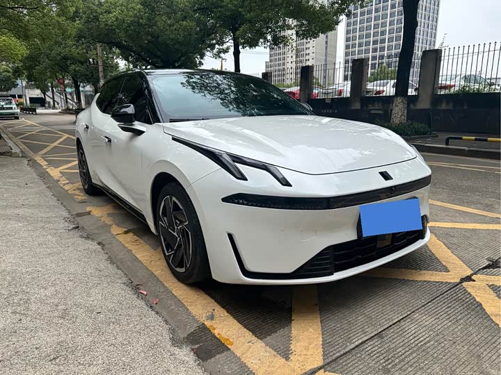 Lynk & Co 07 EM-P Hybrid, 2024 — фото 3 из 9