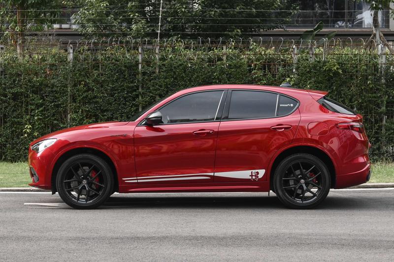 Alfa Romeo Stelvio, 2022 — фото 4 из 12