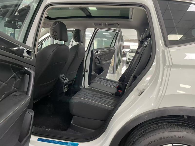 Volkswagen Tiguan L Pro, 2022 — фото 8 из 9