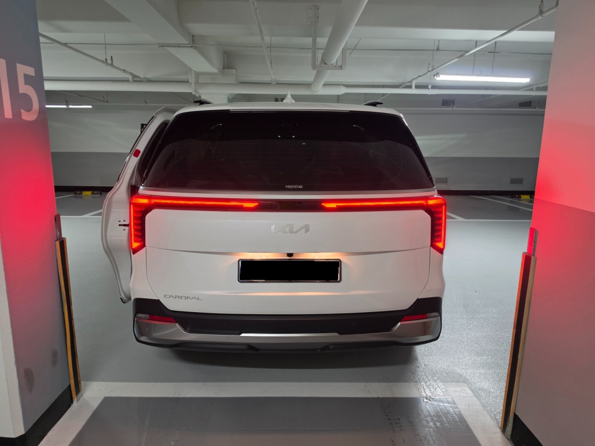 Kia Carnival, 2025 — фото 4 из 8