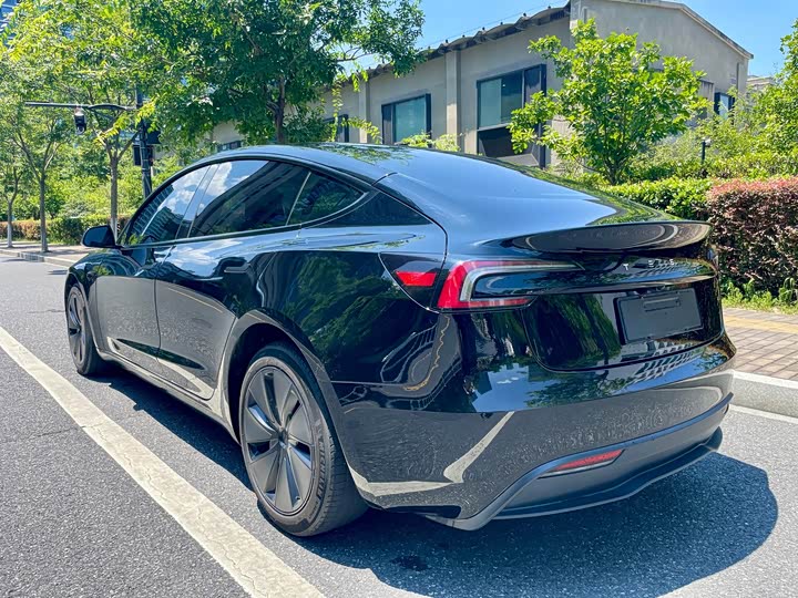Tesla Model 3, 2023 — фото 5 из 9
