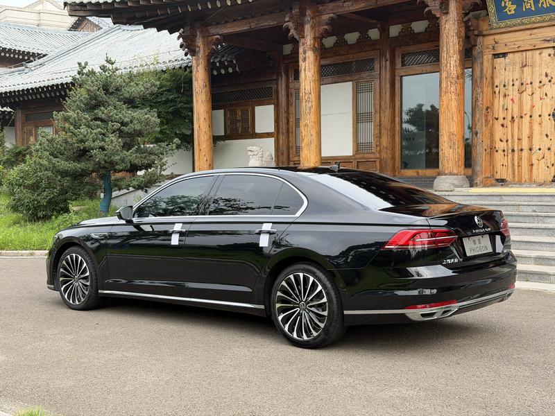Volkswagen Phideon, 2022 — фото 4 из 10