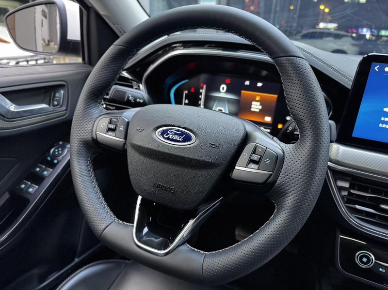 Ford Focus, 2021 — фото 5 из 8