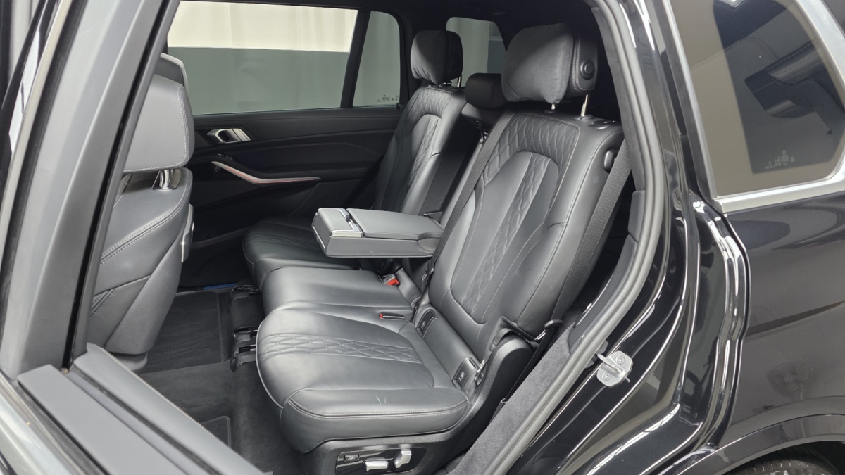 BMW X7, 2024 — фото 12 из 12