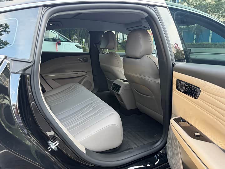 Geely Galaxy Starshine 8 EM-i, 2025 — фото 9 из 9