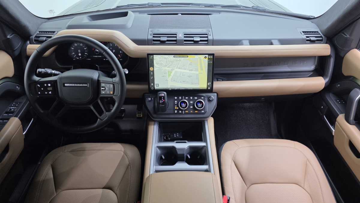 Land Rover Defender, 2025 — фото 9 из 12