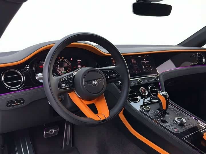 Bentley Continental GT Hybrid, 2025 — фото 7 из 9