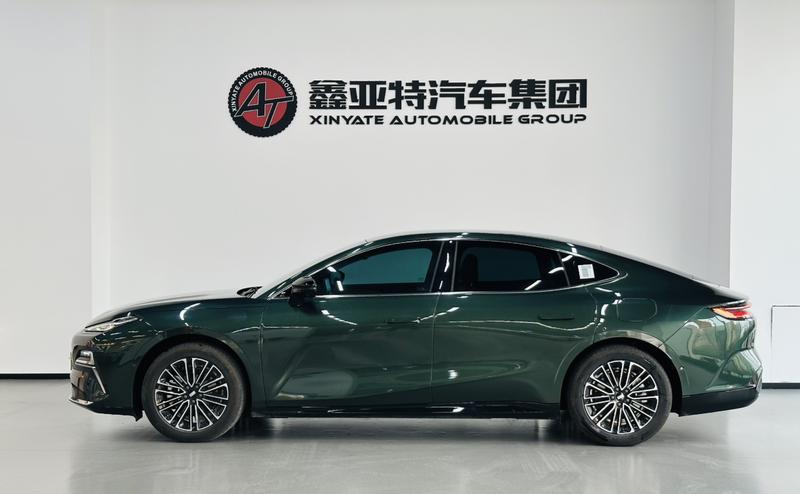 Geely Galaxy Starshine 8 EM-i, 2025 — фото 3 из 10