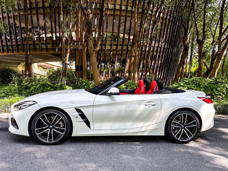 BMW Z4, 2023 — фото 3 из 12
