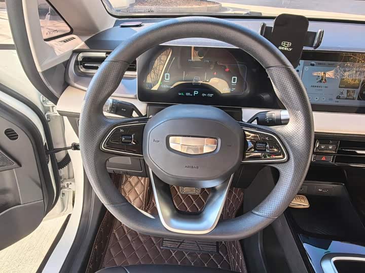 Geely Geometry E Firefly, 2023 — фото 6 из 9