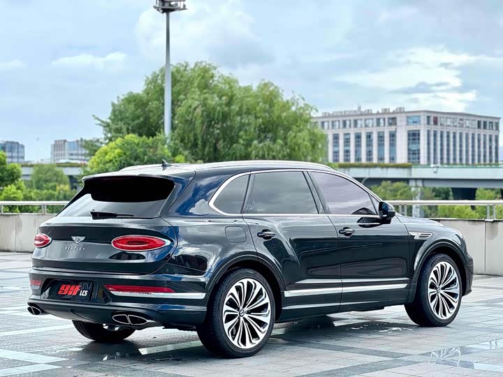 Bentley Bentayga Hybrid, 2024 — фото 4 из 9