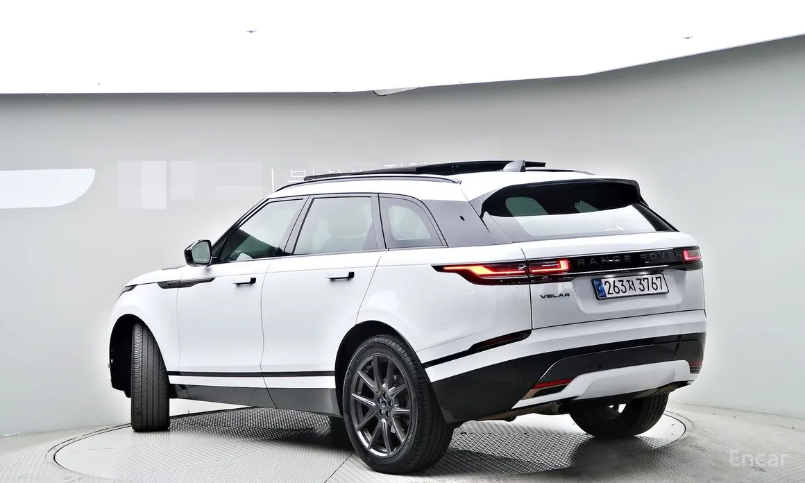 Land Rover Range Rover Velar, 2024 — фото 4 из 12