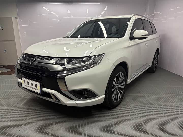 Mitsubishi Outlander, 2021 — купить в Пензе под ключ