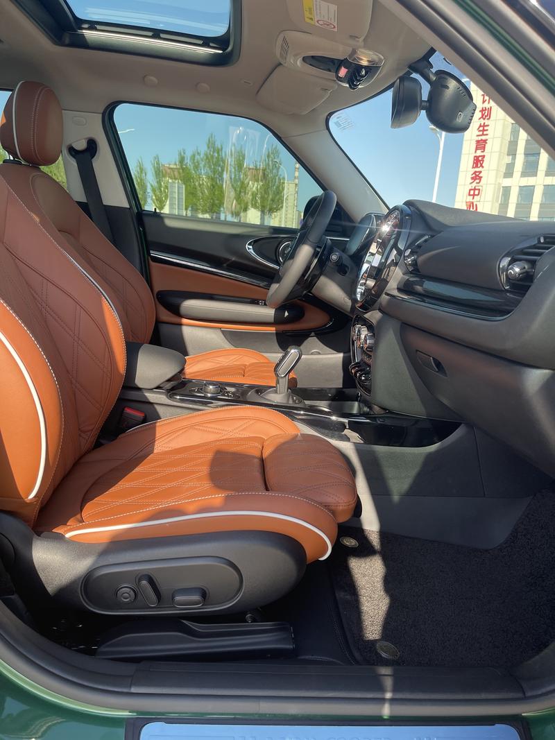 Mini Clubman, 2023 — фото 11 из 12