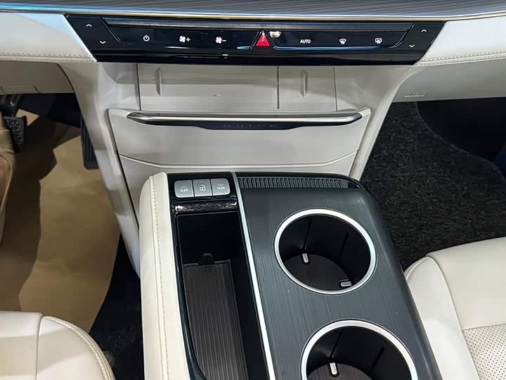 Buick GL8 Hybrid, 2024 — фото 5 из 9