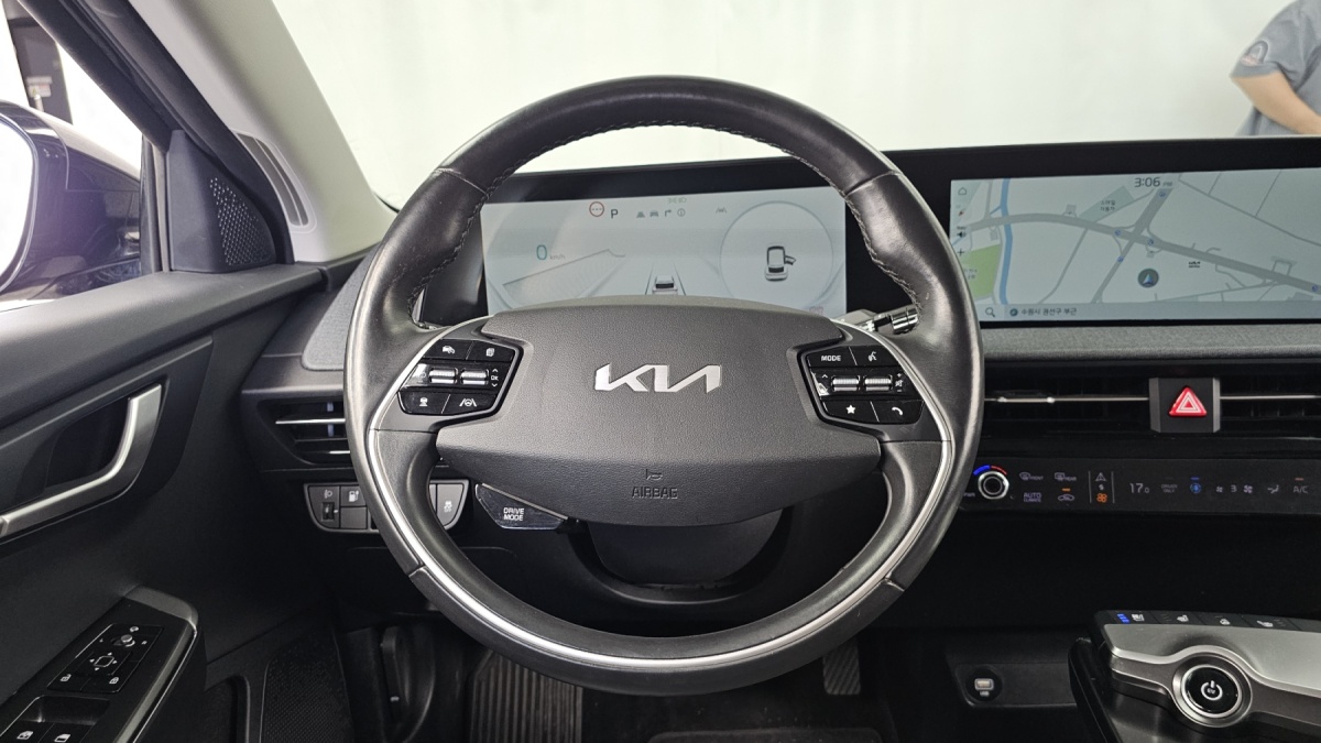 Kia EV6, 2022 — фото 12 из 12