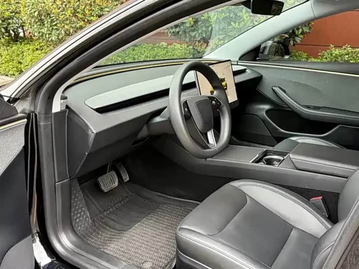 Tesla Model 3, 2025 — фото 5 из 9