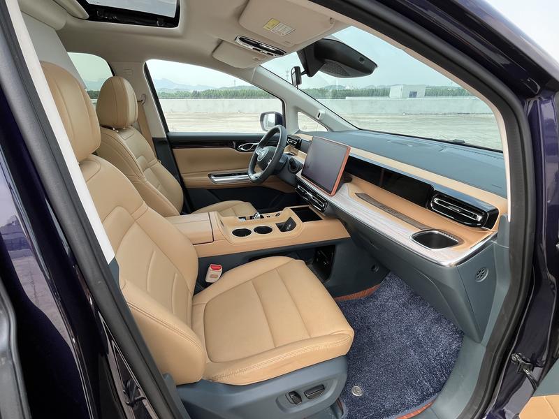 GAC Trumpchi E8, 2024 — фото 9 из 11