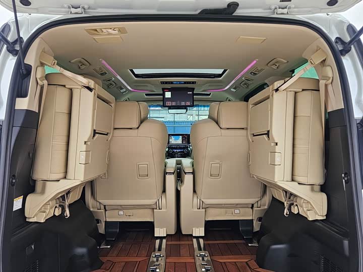 Toyota Vellfire, 2022 — фото 7 из 9
