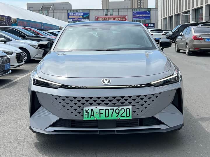Changan UNI-V Hybrid, 2026 — купить в Воронеже под ключ
