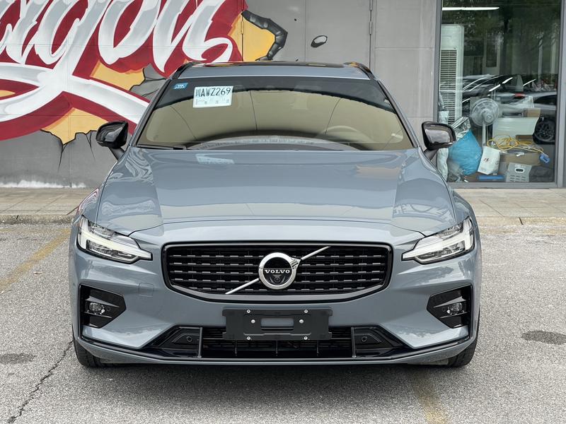 Volvo V60, 2023 — фото 2 из 12