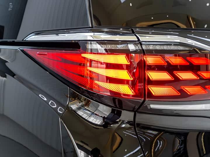 Toyota Alphard, 2025 — фото 9 из 9