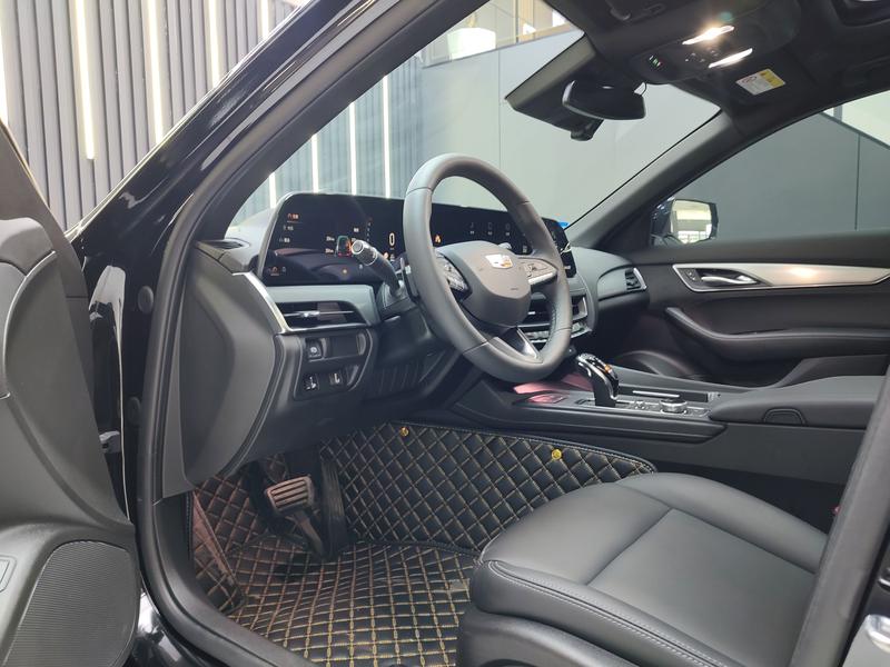 Cadillac CT5, 2024 — фото 8 из 10