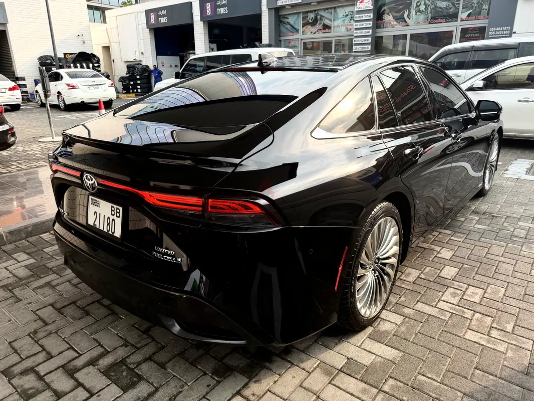 Toyota Mirai, 2023 — фото 8 из 10