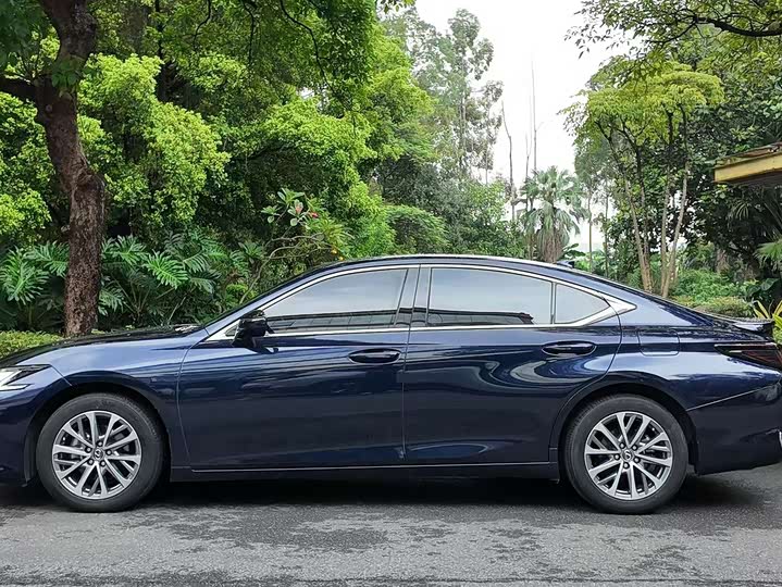 Lexus ES, 2024 — фото 3 из 9