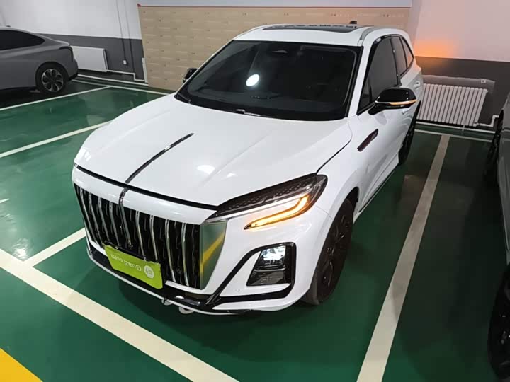 Hongqi HS3 Hybrid, 2026 — фото 2 из 9
