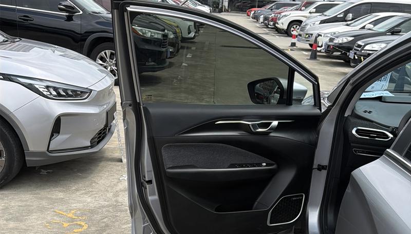 Geely Geometry C, 2022 — фото 11 из 12