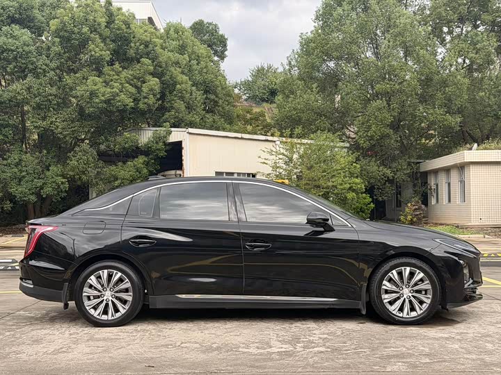 Hongqi E-QM5, 2023 — фото 5 из 9