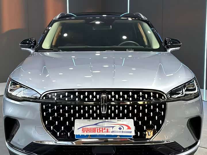 Lincoln Corsair, 2023 — фото 2 из 9