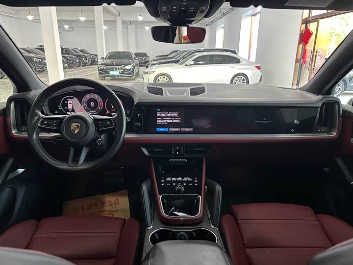 Porsche Cayenne, 2023 — фото 9 из 9