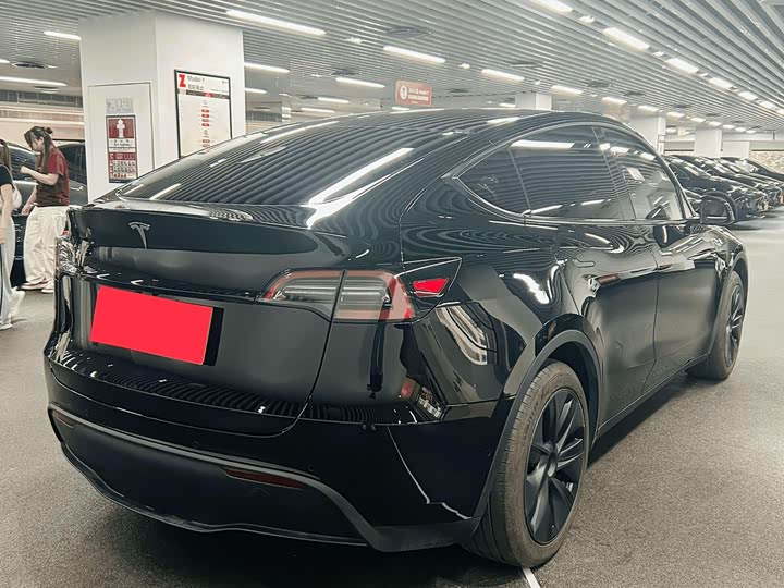 Tesla Model Y, 2023 — фото 7 из 9