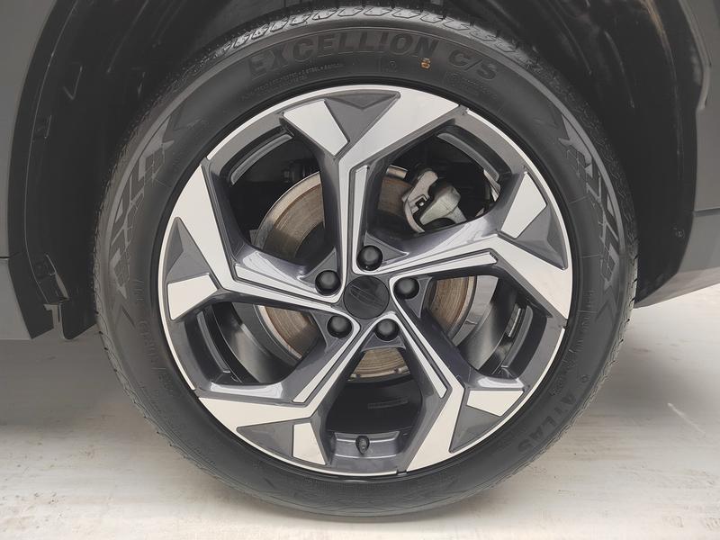 Geely Atlas L, 2023 — фото 8 из 12