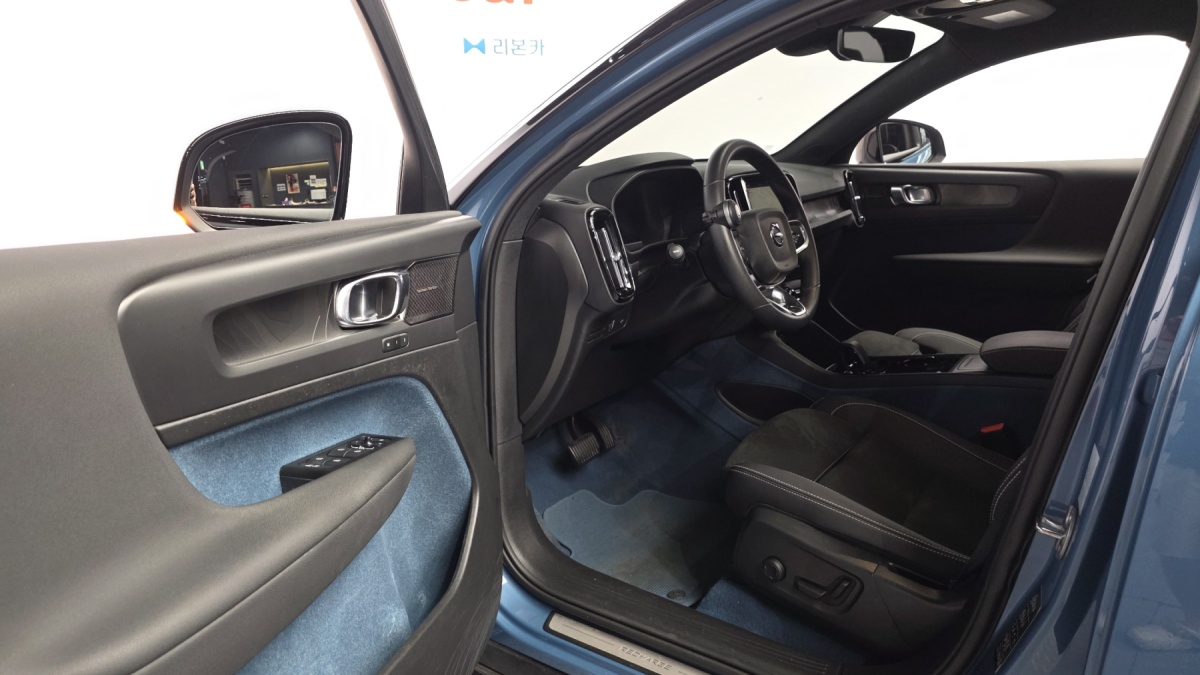 Volvo C40, 2022 — фото 9 из 12
