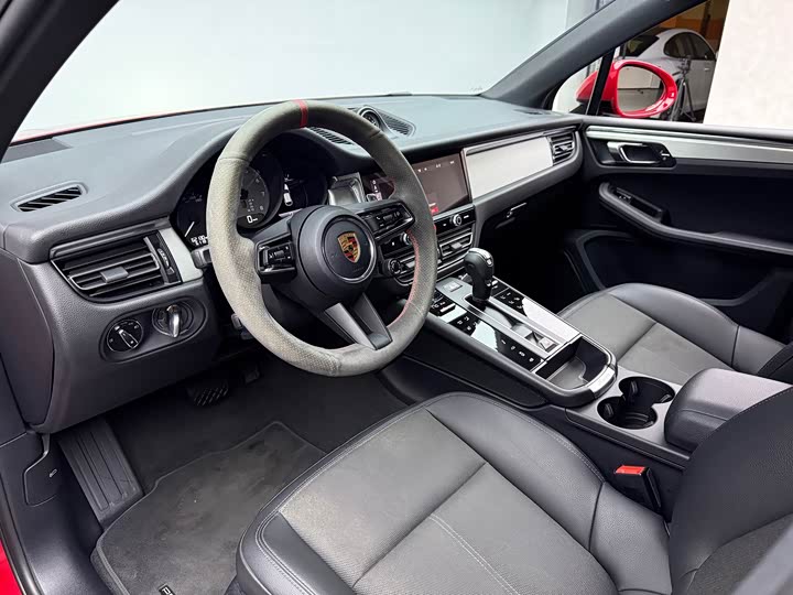 Porsche Macan, 2022 — фото 3 из 9