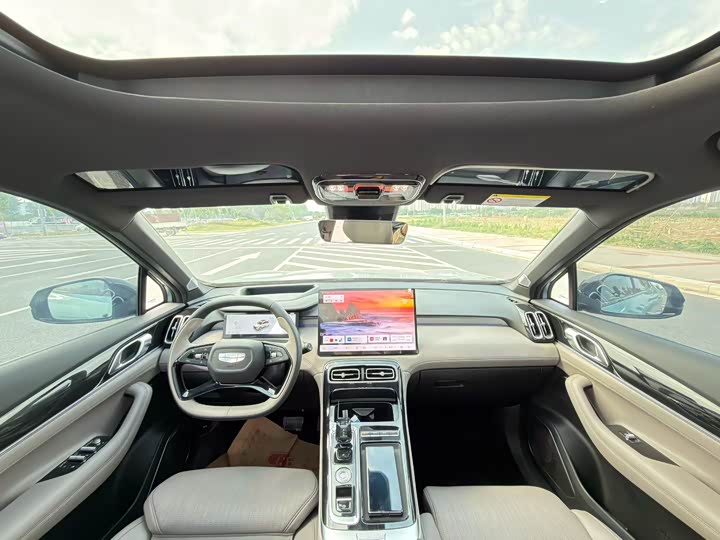 Geely Atlas L, 2025 — фото 7 из 9