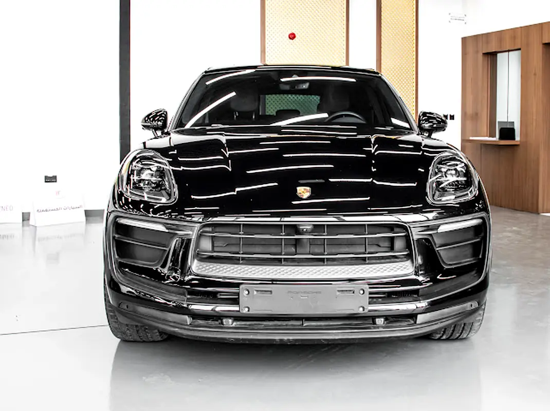 Porsche Macan, 2023 — фото 2 из 10