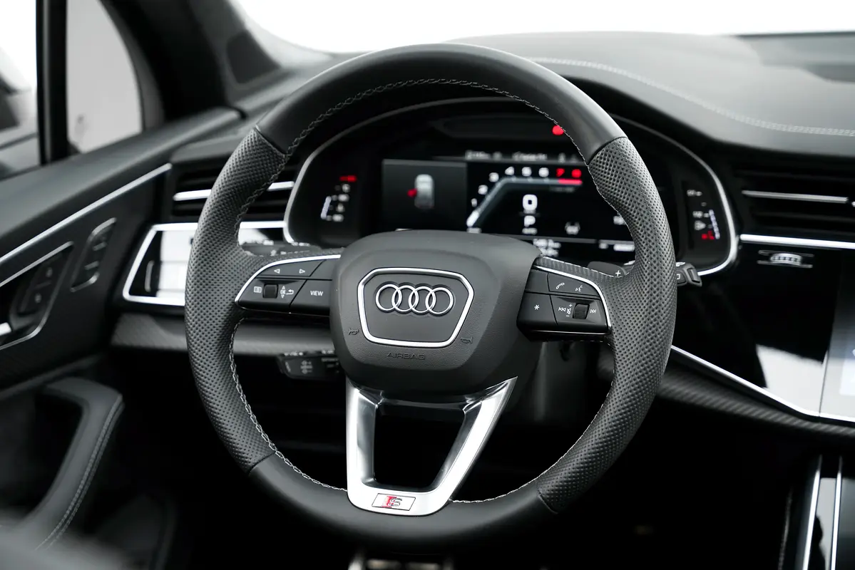 Audi SQ7, 2025 — фото 8 из 10