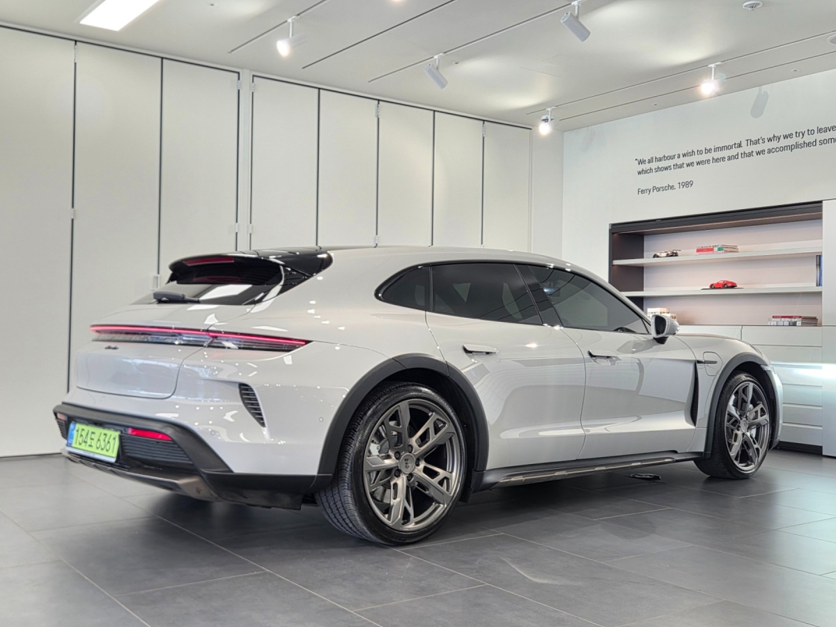 Porsche Taycan, 2025 — фото 2 из 12