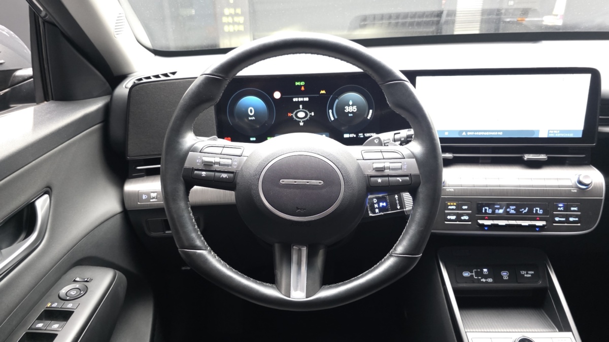 Hyundai Kona, 2023 — фото 6 из 12