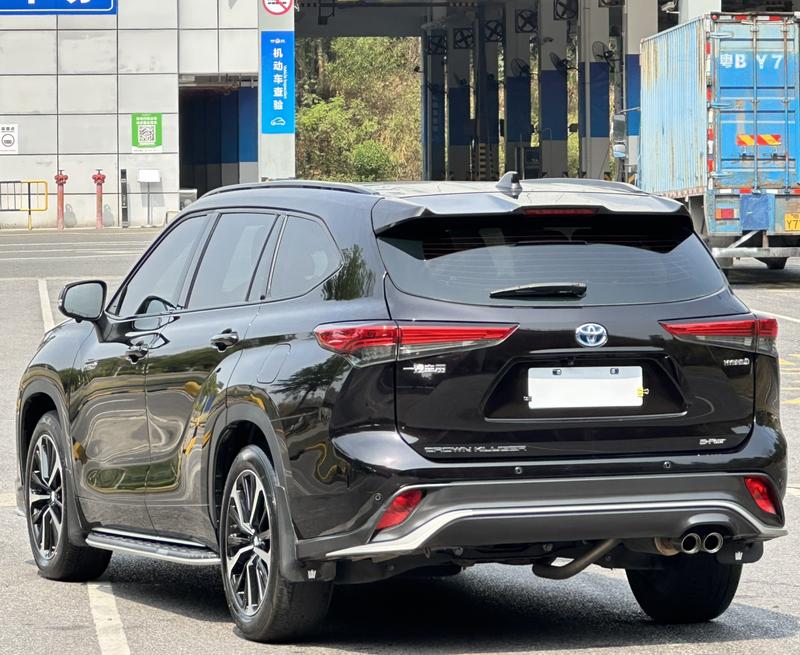 Toyota Crown Kluger, 2022 — фото 4 из 12