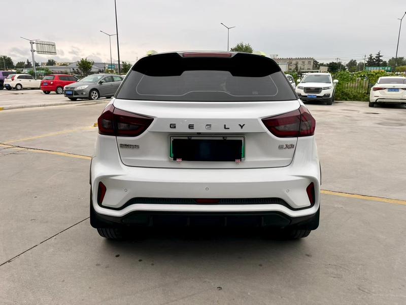 Geely Geometry EX3, 2021 — фото 5 из 10