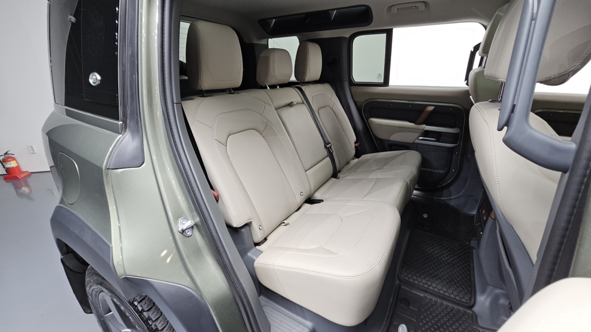 Land Rover Defender, 2022 — фото 11 из 12